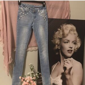 Delias Stretch Blue Jeans NWT Size 00 with bead design